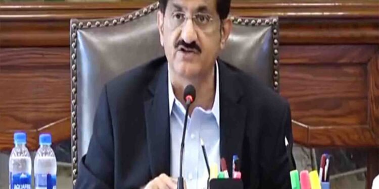 "وزیراعلیٰ سندھ مراد علی شاہ حیدرآباد میں بارش کے بعد میڈیا سے گفتگو کرتے ہوئے"
