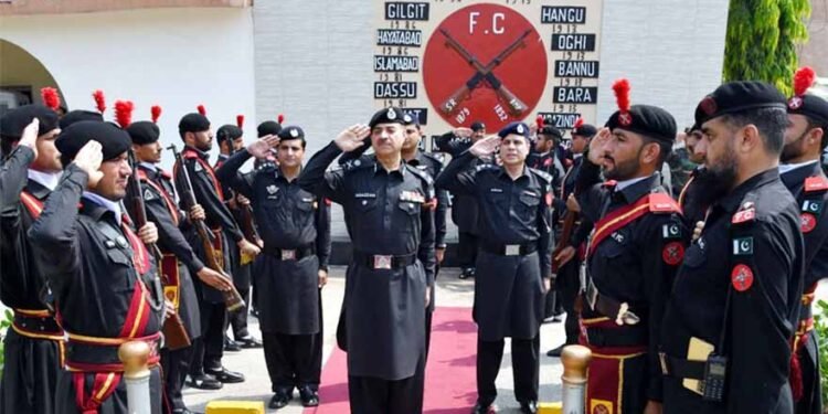 "صدر آصف علی زرداری ایف سی آرڈیننس 2025 پر دستخط کرتے ہوئے"