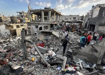 غزہ پر اسرائیلی بمباری: امدادی مراکز پر حملے، 110 فلسطینی شہید، انسانی بحران سنگین