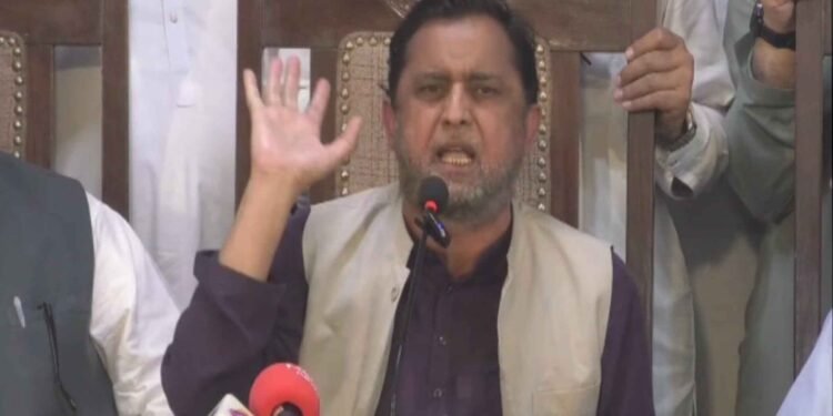 اجمل بلوچ 26 جولائی کو ایف بی آر کے خلاف ملک گیر احتجاج کا اعلان کرتے ہوئے