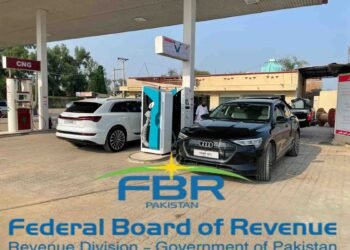 ایف بی آر کا انرجی وہیکل لیوی کا اعلان، پیٹرول اور ڈیزل گاڑیوں پر نیا ٹیکس عائد