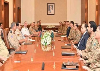 فیلڈ مارشل عاصم منیر اور لیبیا کے کمانڈر انچیف جی ایچ کیو میں ملاقات کرتے ہوئے