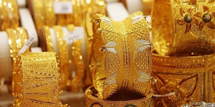 کراچی کی صرافہ مارکیٹ میں سونے اور چاندی کی قیمتوں میں نمایاں اضافہ، فی تولہ سونا 3 لاکھ 64 ہزار 900 روپے کا ہو گیا
