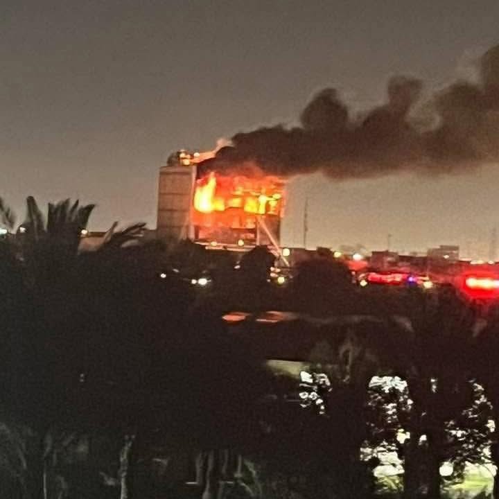 عراق کے شاپنگ مال میں لگی آگ کا منظر