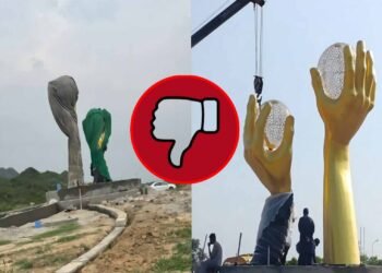 اسلام آباد میں متنازع یادگار کو مشینری کے ذریعے گراتے ہوئے