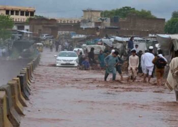 پاکستان میں مون سون بارشوں کا منظر اور ممکنہ طغیانی کا خطرہ