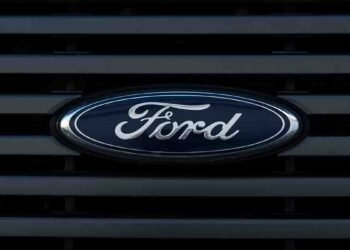 فورڈ موٹر بریک سسٹم میں مسئلہ، 5 لاکھ گاڑیاں واپس منگوانے کا اعلان