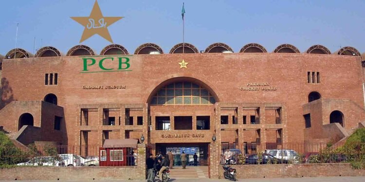 پی سی بی ویمنز ڈومیسٹک کنٹریکٹ کے تحت منتخب کھلاڑی خوشی کا اظہار کر رہی ہیں