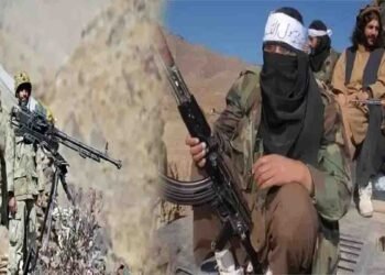 خیبرپختونخوا میں سکیورٹی فورسز فتنہ الخوارج دہشتگردوں کے خلاف آپریشن کرتی ہوئی