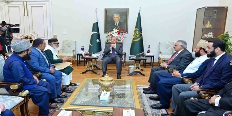 پاکستان بنگلا دیش براہ راست پروازیں بحالی پر وزیراعظم اور بنگلا دیشی مشیر کی ملاقات