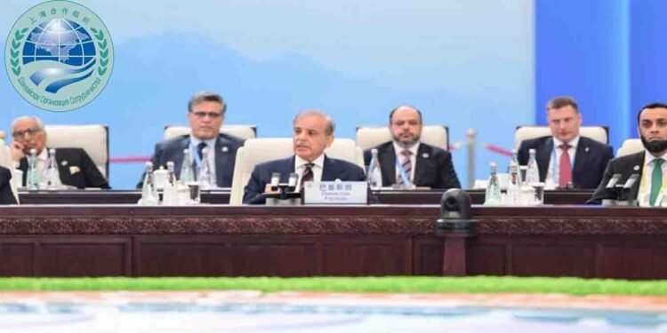 بلوچستان اور کے پی دہشتگرد حملوں میں بیرونی ہاتھ ملوث ہیں:وزیراعظم