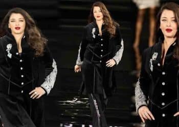 ایشوریا رائے پیرس فیشن ویک میں ہیرے جڑی شیروانی کے ساتھ ریمپ واک کرتی ہوئی