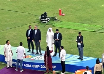 ایشیا کپ 2025 فائنل: بھارتی ٹیم نے محسن نقوی سے ٹرافی لینے سے انکار کردیا