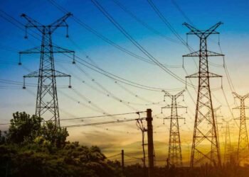 ‫132 کے وی ٹرانسمیشن لائن کی خرابی سے وادی نیلم میں بجلی معطل‬