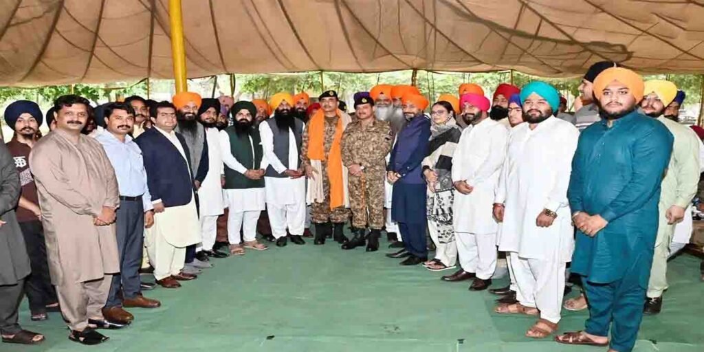 پاک فوج کا سیلاب سے متاثرہ دربار صاحب کرتارپور میں بحالی کا کام جاری