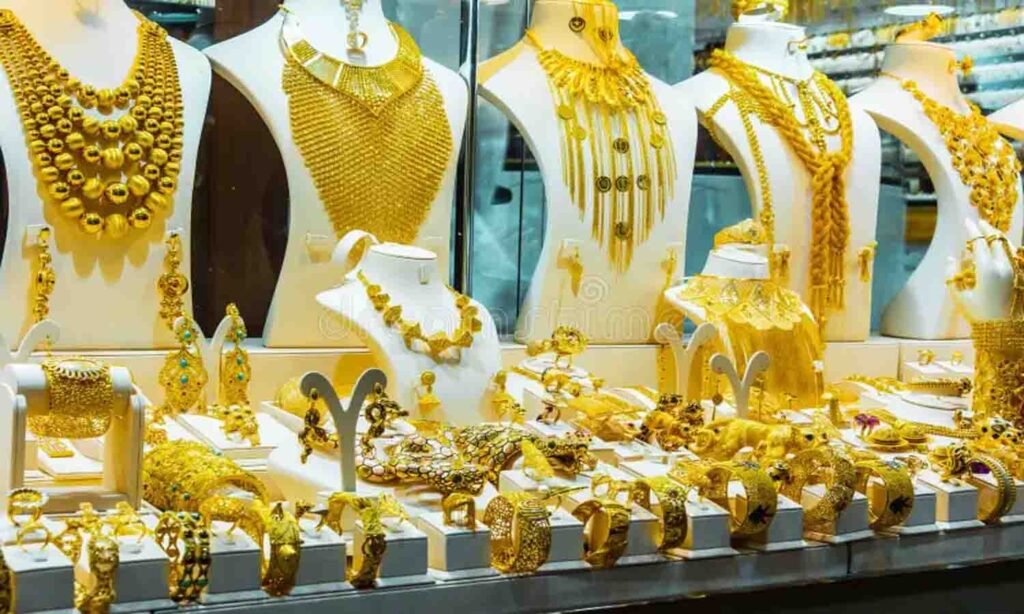 پاکستان میں سونے کی قیمت 3 لاکھ 77 ہزار 900 روپے فی تولہ کی بلند ترین سطح پر