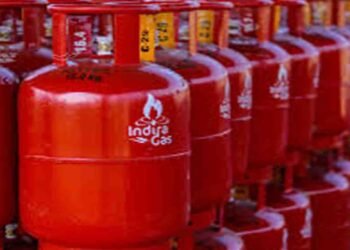 ایل پی جی سلنڈر کی قیمت میں کمی، مہنگائی کے مارے عوام کو ریلیف