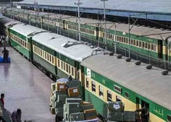 پاکستان ریلوے میں بوگیوں کی کمی اور مسافروں کی مشکلات