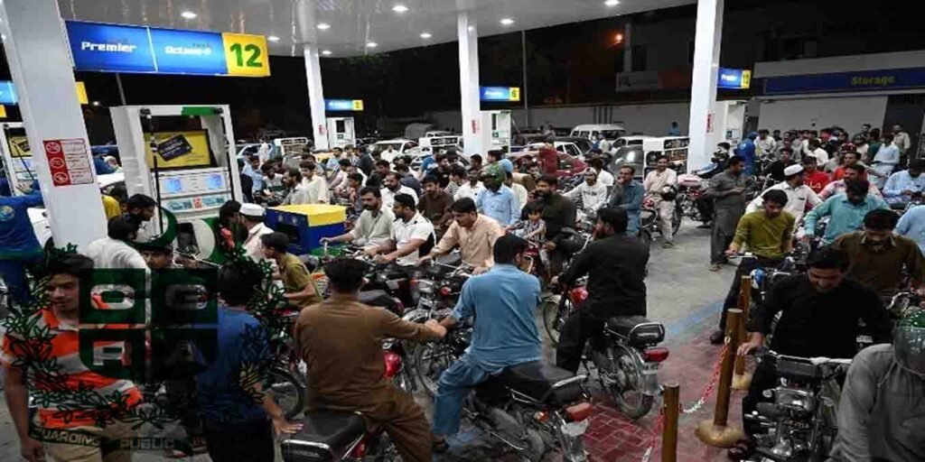 پاکستان میں پیٹرولیم مصنوعات کی قیمتوں میں اضافہ اکتوبر 2025