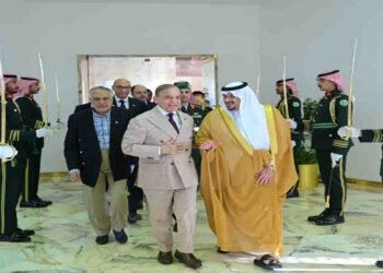وزیراعظم شہباز شریف سعودی عرب کے دو روزہ دورے کے بعد برطانیہ اور امریکا روانہ"