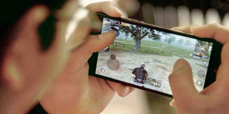 لاہور میں پب جی گیم کے نقصانات کے باعث ہونے والے افسوسناک واقعے کی نمائندگی کرتی تصویر