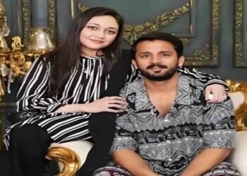 رجب بٹ بیٹے کی پیدائش پر جشن مناتے ہوئے لندن میں رقص کرتے ہوئے