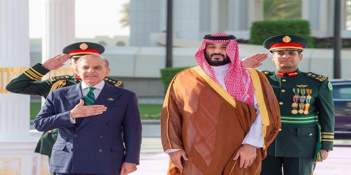 وزیراعظم شہباز شریف کا دورہ سعودی عرب، محمد بن سلمان سے قصر یمامہ میں ملاقات