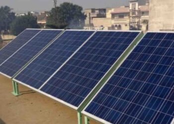 پاکستان میں سولر پینلز کا استعمال اور ماحولیاتی خدشات