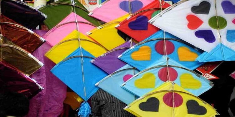 پولیس کا اعلان: پتنگ بازوں کیخلاف سخت کارروائی عوامی تحفظ کے لیے