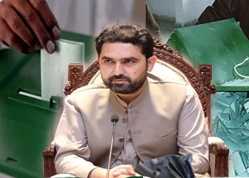 وزیراعلیٰ خیبر پختونخوا سہیل آفریدی کابینہ اجلاس میں خطاب کرتے ہوئے, کرپٹ افسران کیخلاف سخت کارروائی