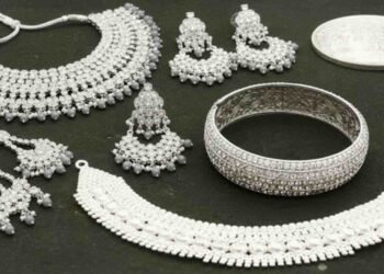 پاکستان میں چاندی کی قیمت میں کمی، ‫‫ 1 تولہ چاندی کی قیمت‬‬ 5,057 روپے