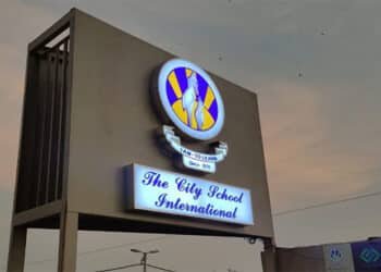 دی سٹی اسکول لانگ سروس ایوارڈز 2025 کی شاندار تقریب میں اساتذہ کو ایوارڈز دیے گئے