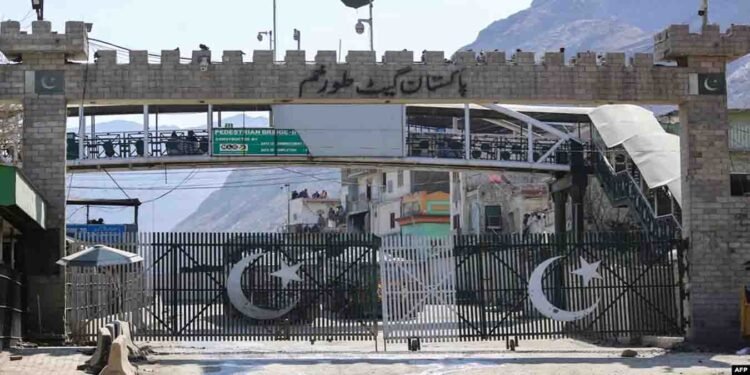 طورخم بارڈر تجارتی گاڑیوں کے لیے تیاریاں