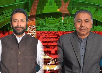 پی ٹی آئی کے دو سینیٹرز سیف اللہ ابڑو اور فیصل سلیم الرحمان سے رابطہ منقطع ہونے پر پارٹی قیادت پریشان