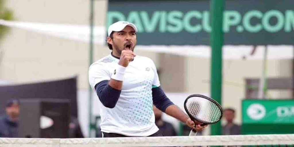 اعصام الحق ریٹائرمنٹ - آخری میچ کے بعد تماشائیوں کی تالیوں میں پاکستان کے لیجنڈ ٹینس اسٹار