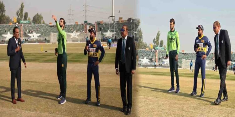 ‫پاکستان vs سری لنکا تیسرا ون ڈے میں پاکستان نے ٹاس جیت کر بولنگ کا فیصلہ کیا‬