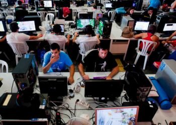 پاکستان آئی ٹی برآمدات 2025 اکتوبر میں 386 ملین ڈالر کا ریکارڈ