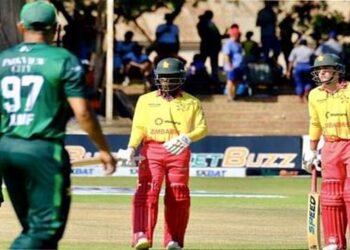 پاکستان زمبابوے ٹی ٹوئنٹی میچ میں پاکستانی کھلاڑی کھیلتے ہوئے