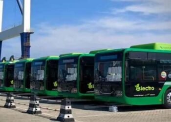 راولپنڈی الیکٹرک بس سروس کی افتتاحی تقریب کی تصویر