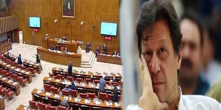 سینیٹ اجلاس میں پی ٹی آئی کا عمران خان کی صحت اور ملاقاتوں پر احتجاج
