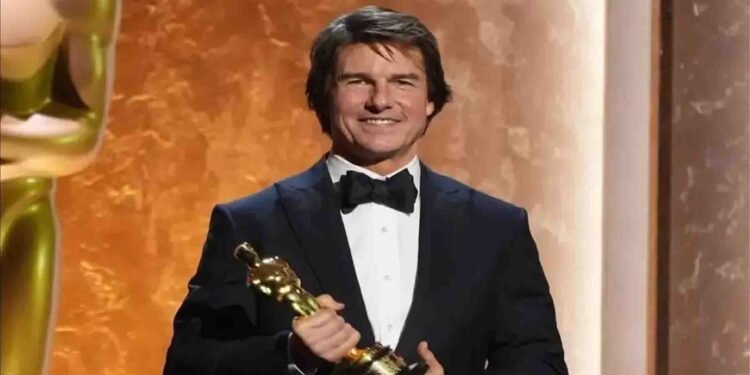 ٹام کروز آسکر وصول کرتے ہوئے – 2025 گورنرز ایوارڈز میں اعزازی آسکر