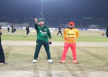 سہ ملکی ٹی ٹوئنٹی سیریز میں پاکستان اور زمبابوے کا ٹاس کا منظر