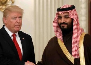 امریکی صدر ڈونلڈ ٹرمپ سعودی ولی عہد محمد بن سلمان کے ساتھ، جہاں ٹرمپ نے پاکستان بھارت جنگ روکی کا ذکر کیا