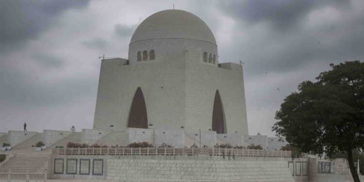 کراچی کا موسم ہر سال ہلکی سی شدت کی سردی ضرور لاتا ہے
