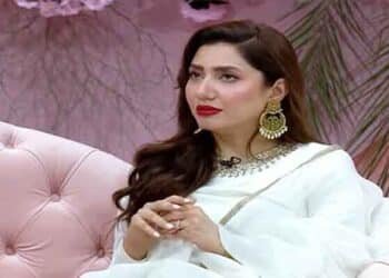 ماہرہ خان کا بیان انٹرویو کے دوران جذباتی انداز میں سامنے آتے ہوئے